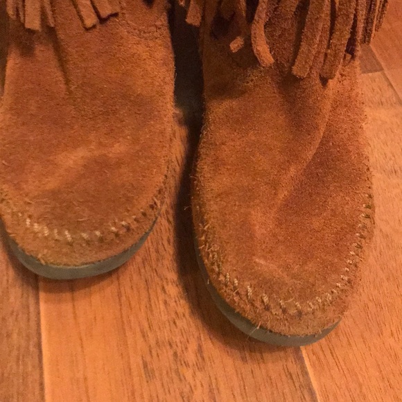 🔸SOLD🔸 Minnetonka Moccasin Boots Size 6 - Picture 4 of 8
